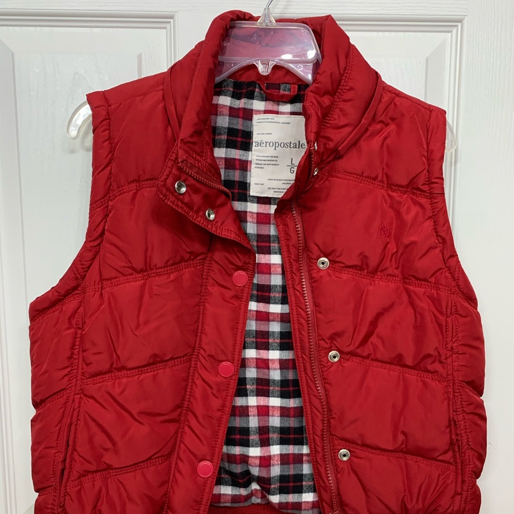 Red Aeropostale Sleeveless Puffer Vest w/out hood